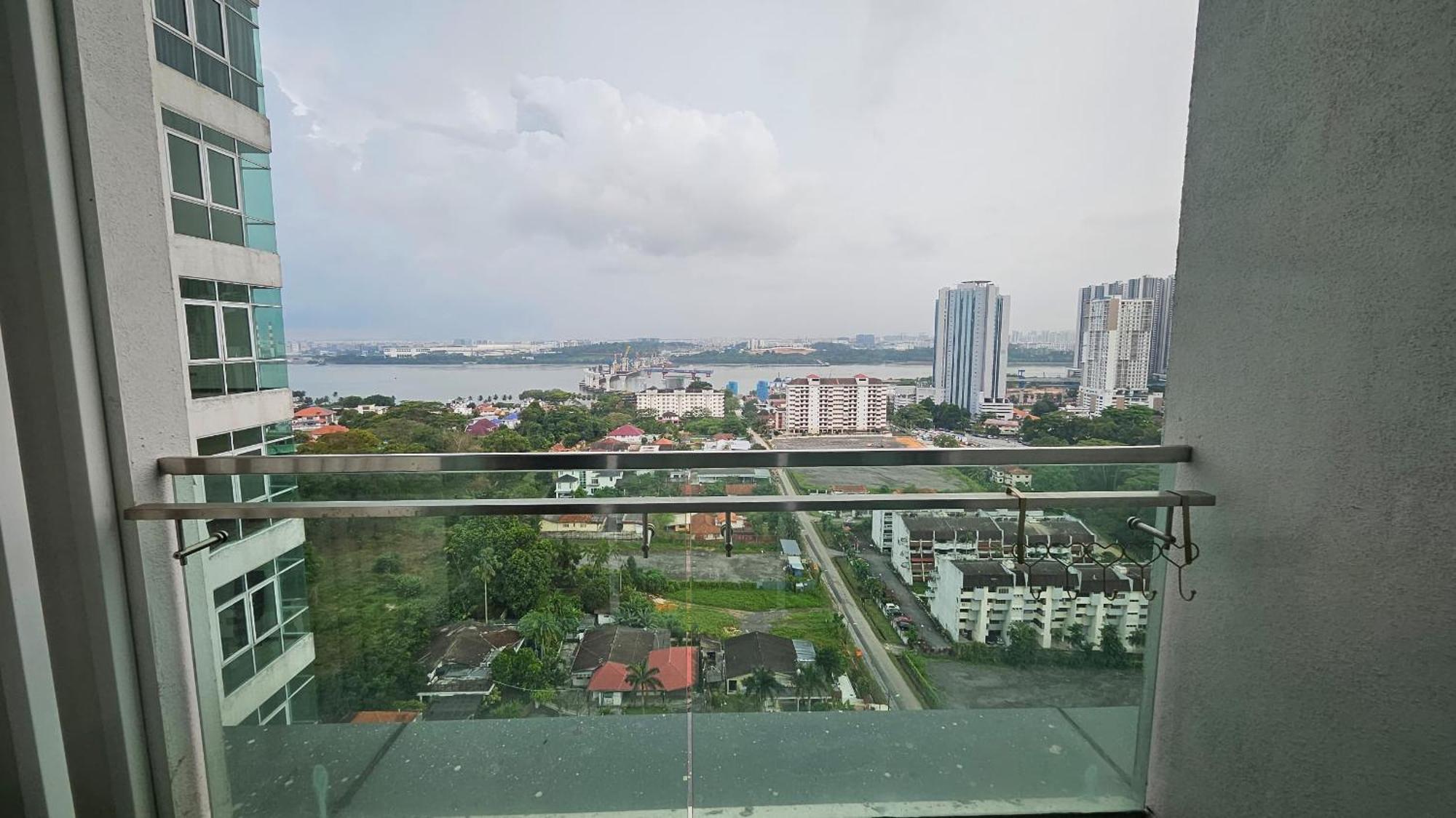 Paragon Suites Studios With Private Jacuzzi Near Ciq Rts Johor Bahru Exterior foto