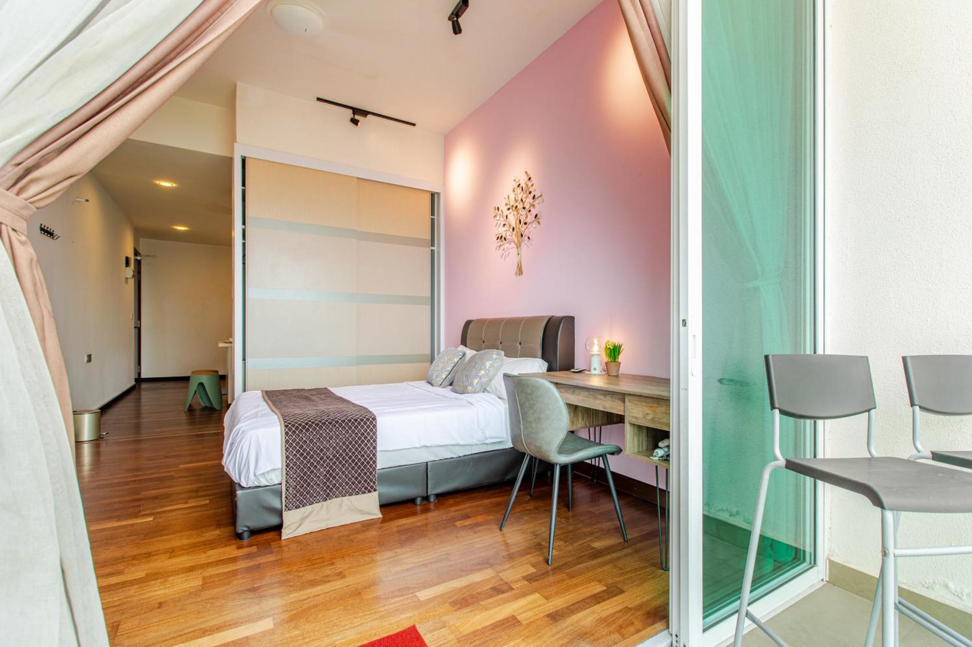 Paragon Suites Studios With Private Jacuzzi Near Ciq Rts Johor Bahru Exterior foto