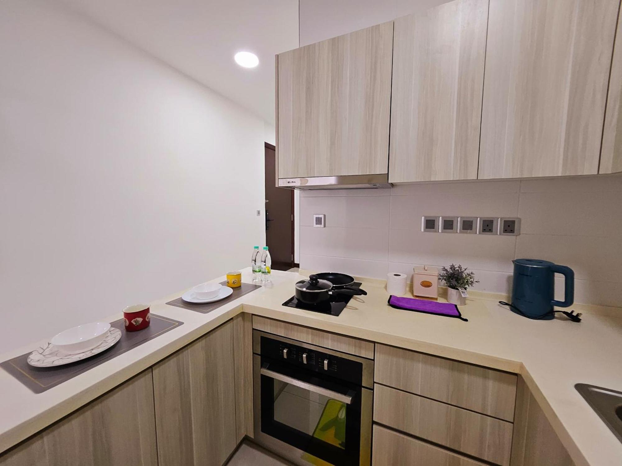 Paragon Suites Studios With Private Jacuzzi Near Ciq Rts Johor Bahru Exterior foto